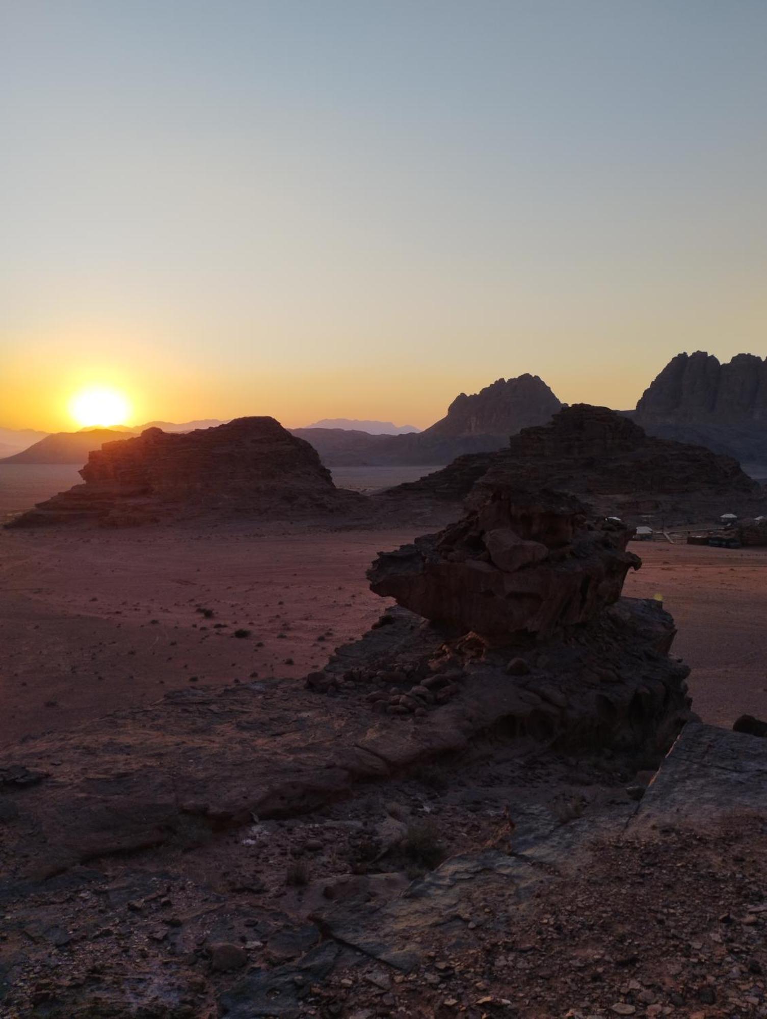 Wadi Rum1 Safari Camp Hotel Buitenkant foto